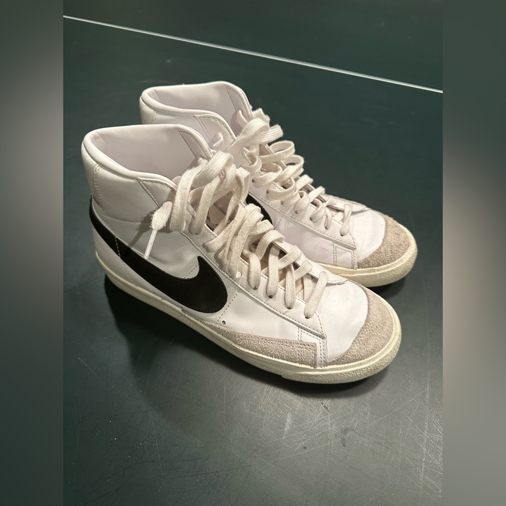 Nike Women's Sneakers - White and Black